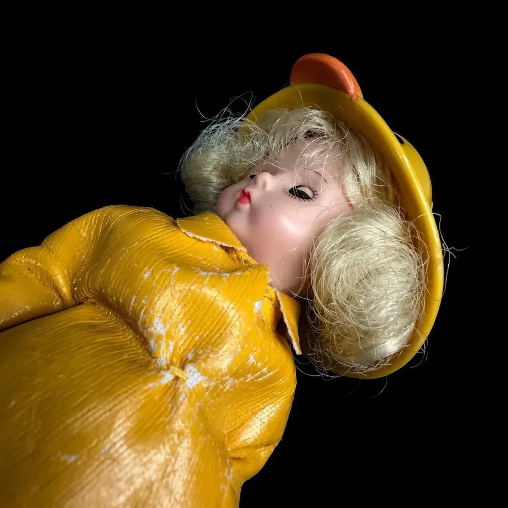 Vtg Madame Alexander It’s Raining Doll 5 in Blonde Blue Sleep Eyes Yellow Duck
